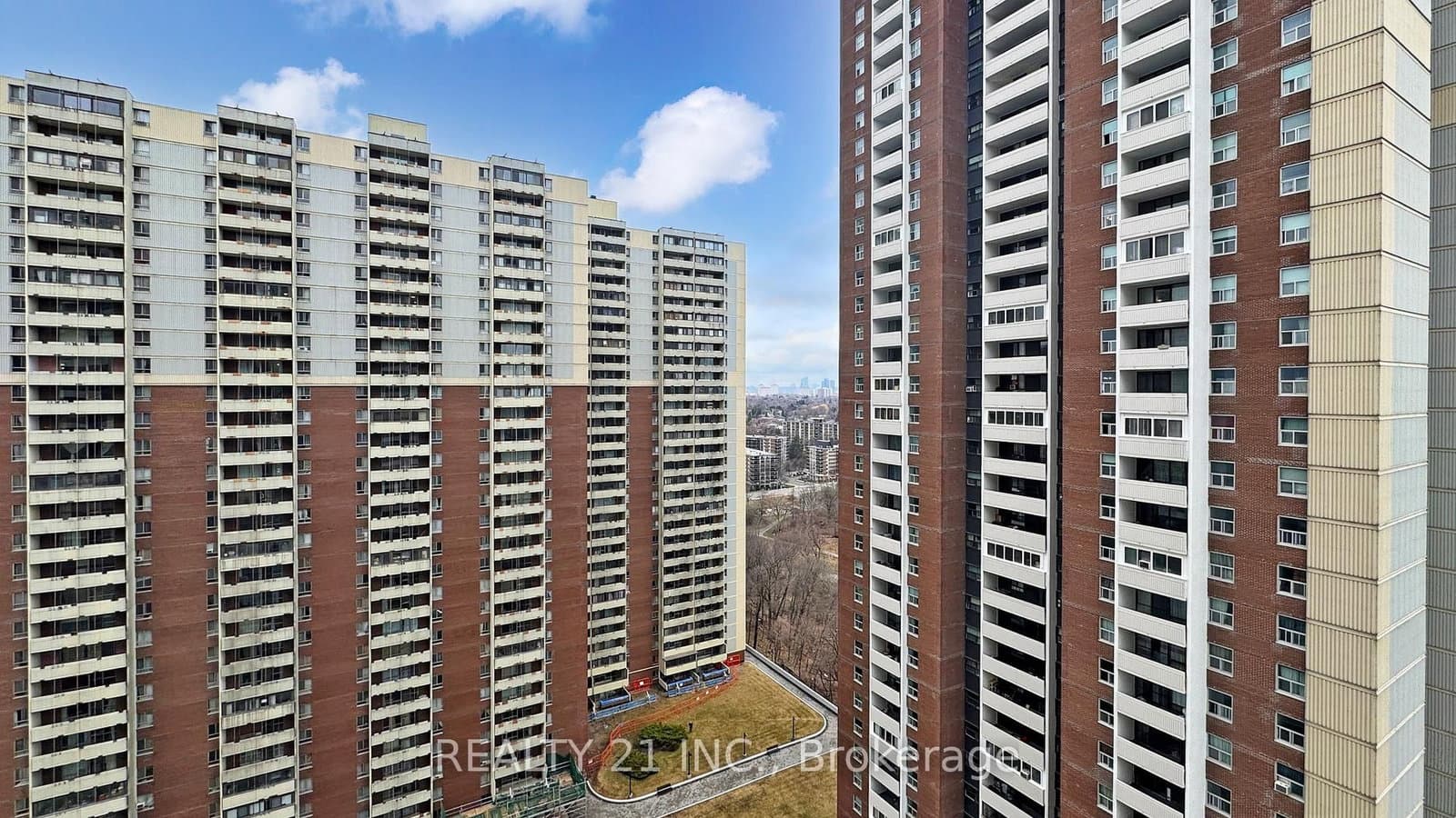 5 Massey Square, Unit 2103 thumbnail 24