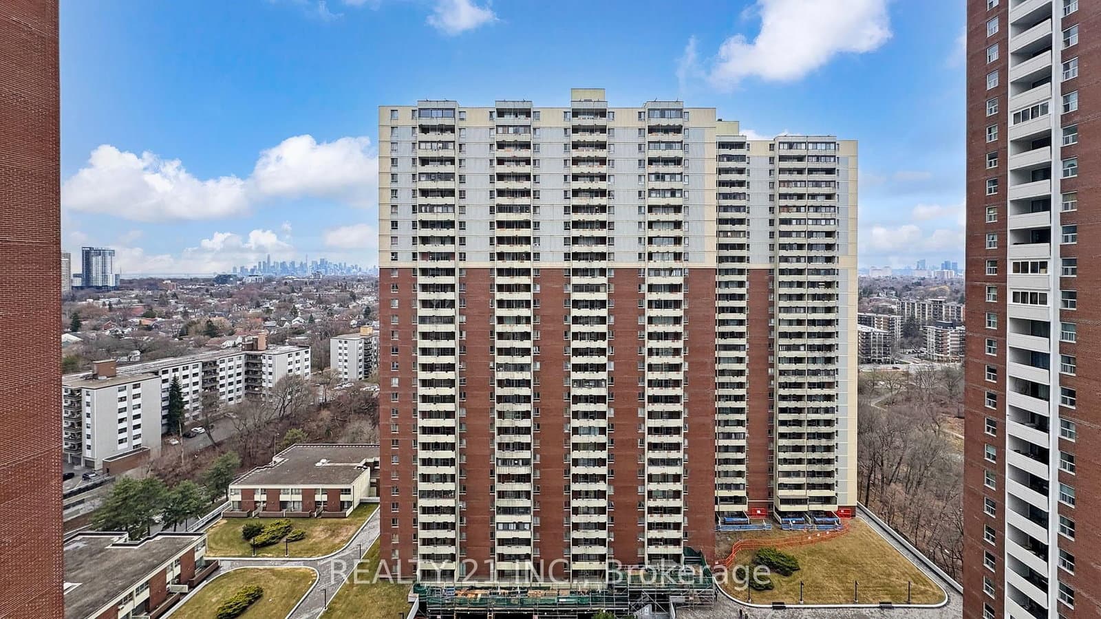5 Massey Square, Unit 2103 thumbnail 25