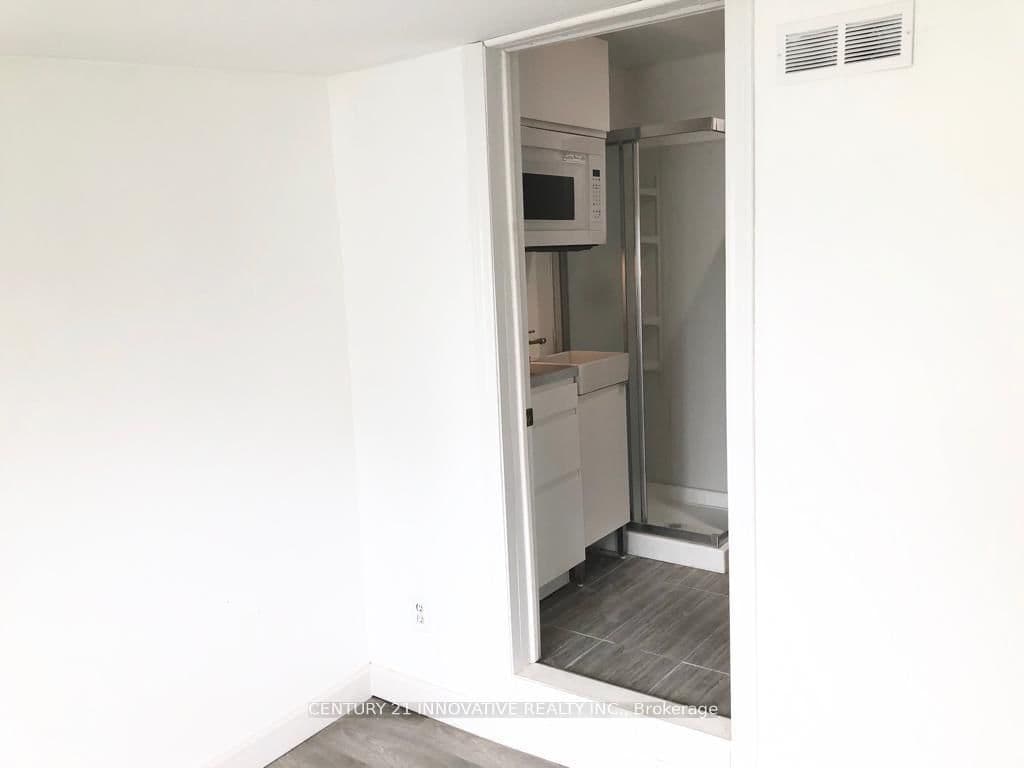 42 St Dunstan Drive, Unit Studio thumbnail 4