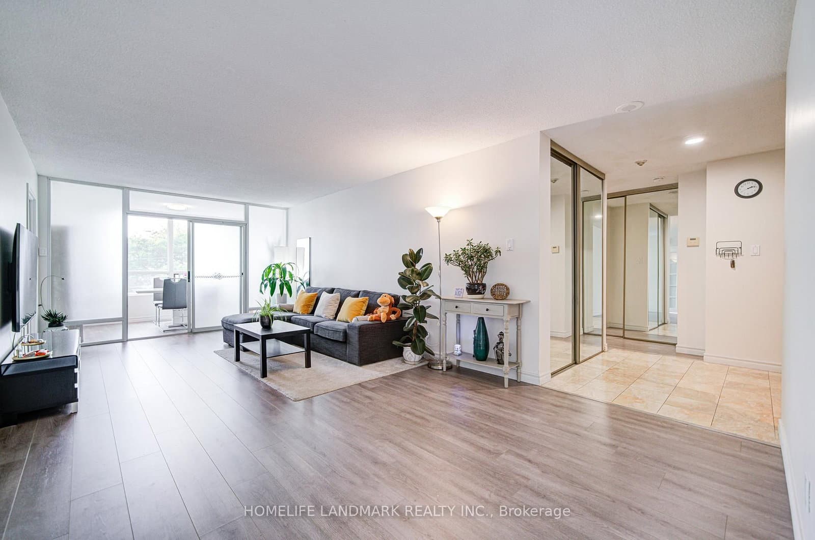 1 Reidmount Avenue, Unit 303 thumbnail 12