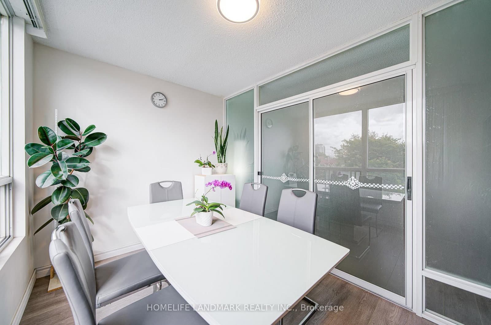 1 Reidmount Avenue, Unit 303 thumbnail 19