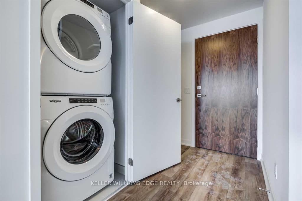30 Baseball Place, Unit 422 thumbnail 17