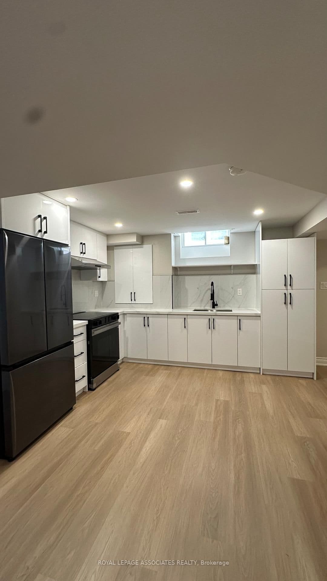 1108 Skyridge Boulevard thumbnail 2