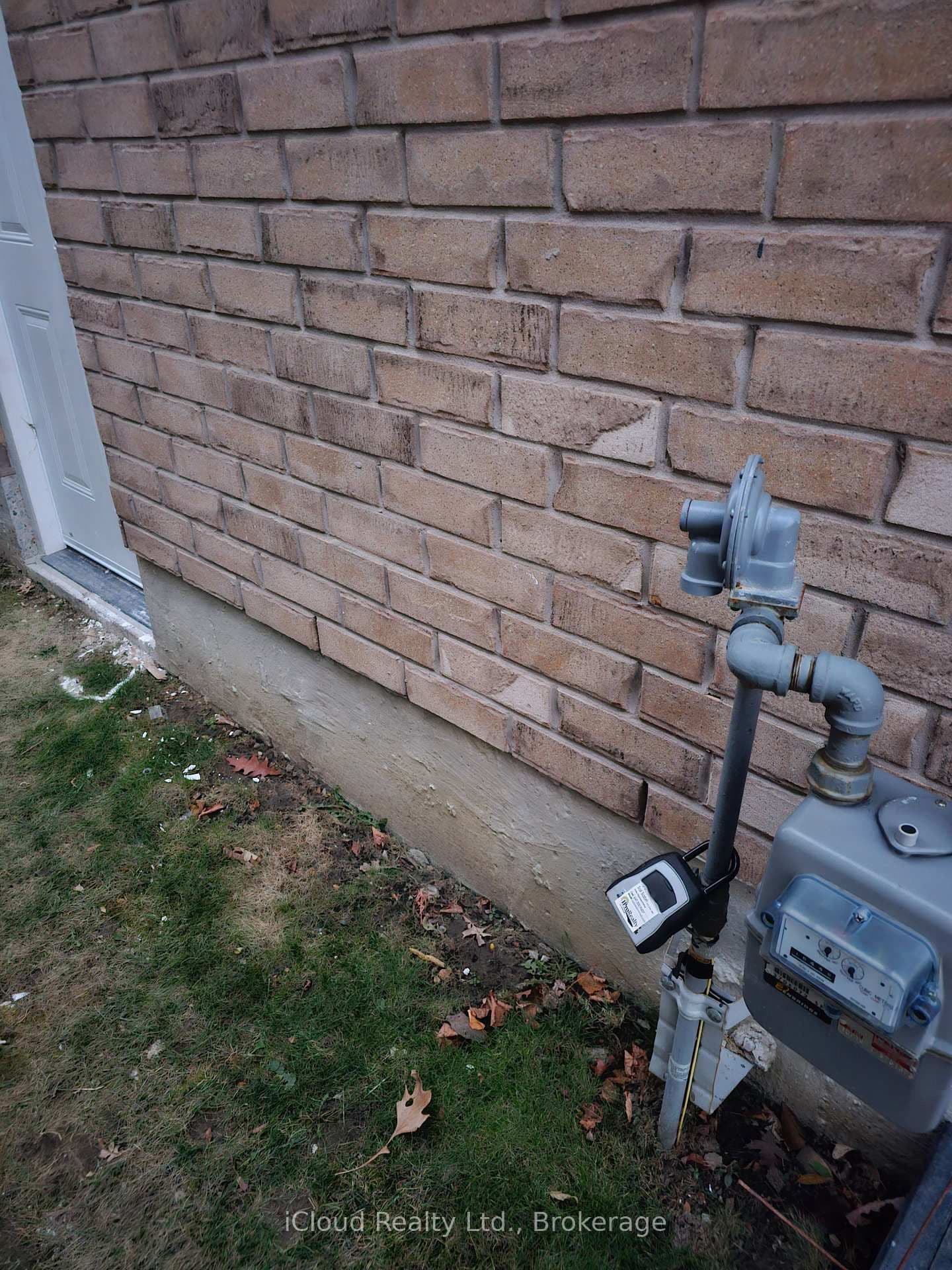 95 Northglen Boulevard, Unit Bsmt thumbnail 2