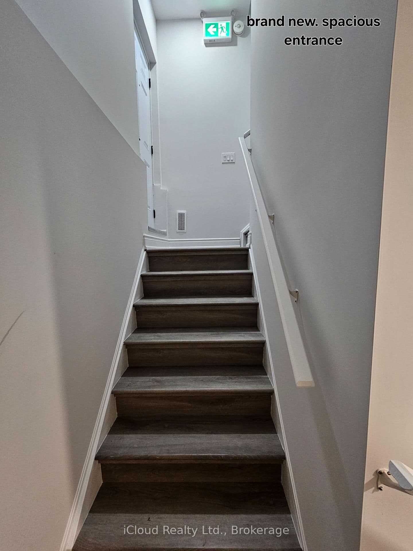 95 Northglen Boulevard, Unit Bsmt thumbnail 3