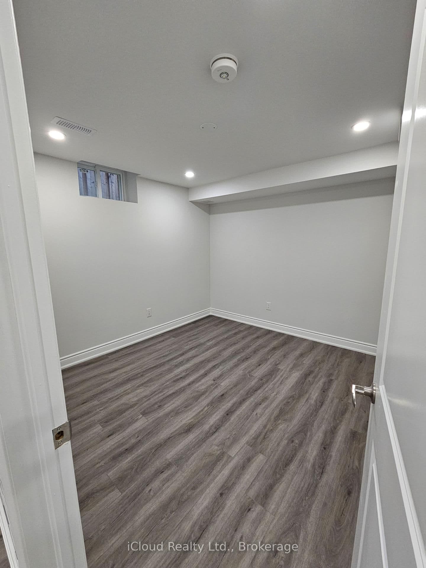95 Northglen Boulevard, Unit Bsmt thumbnail 7