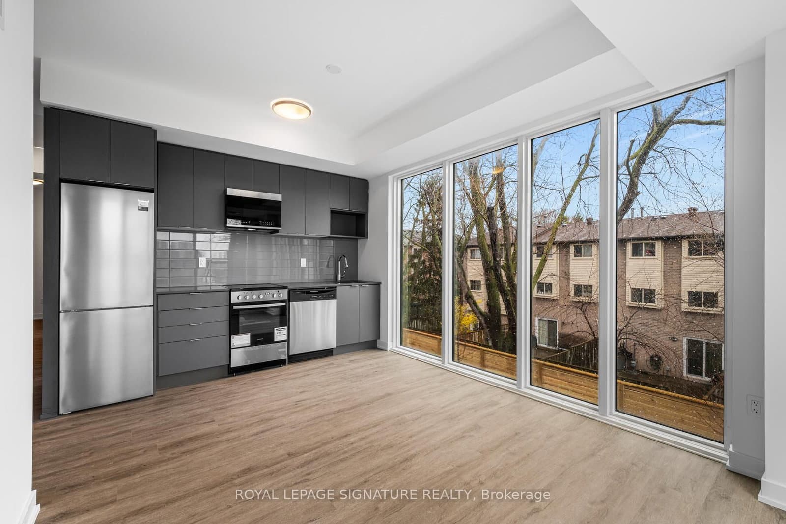 4569 Kingston Road, Unit 211