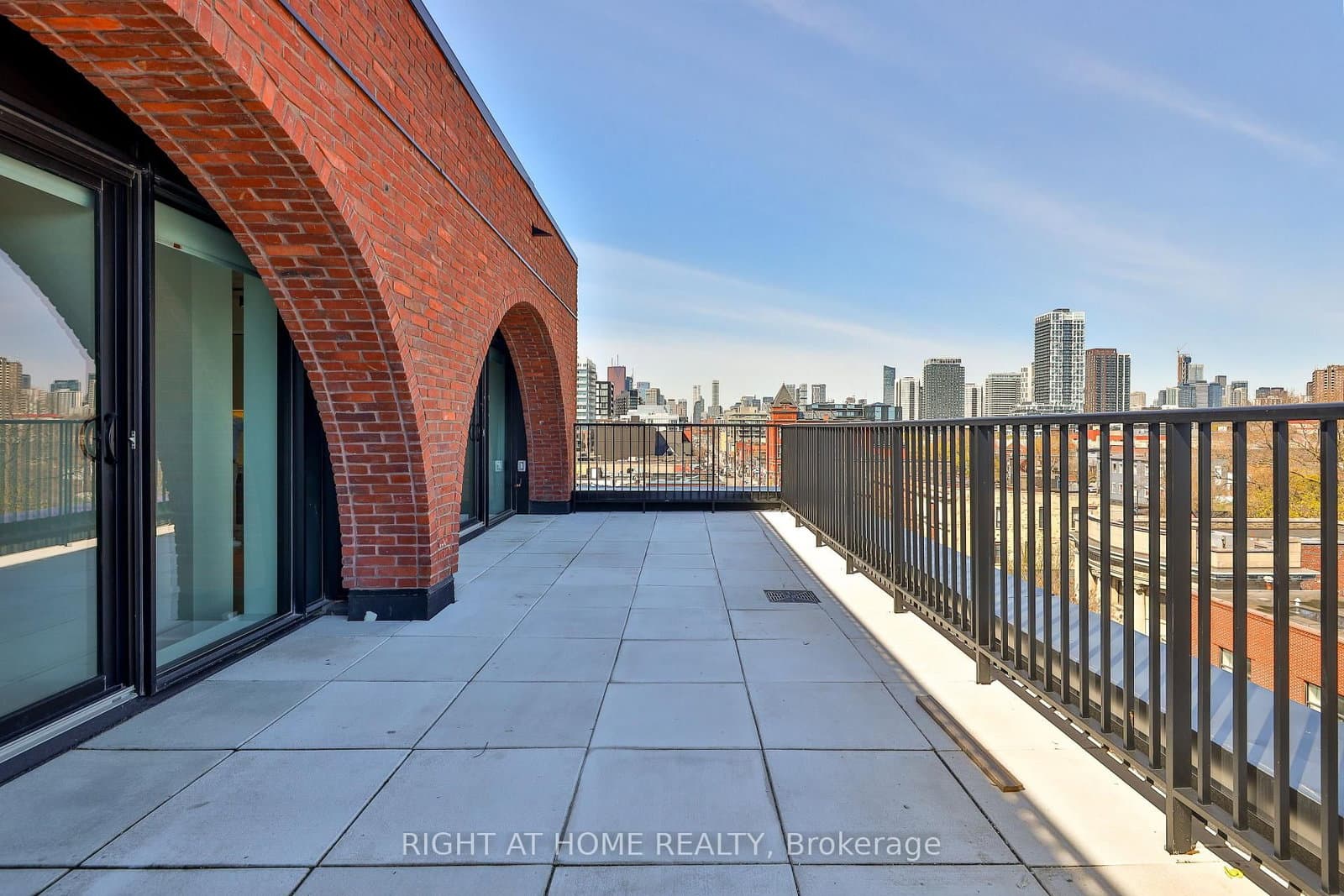 761 Queen Street E, Unit 602 thumbnail 8