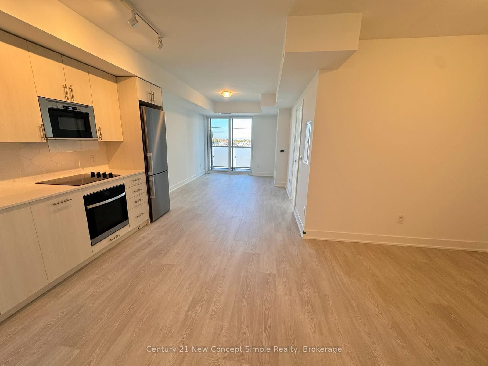 2545 Simcoe Street N, Unit 613