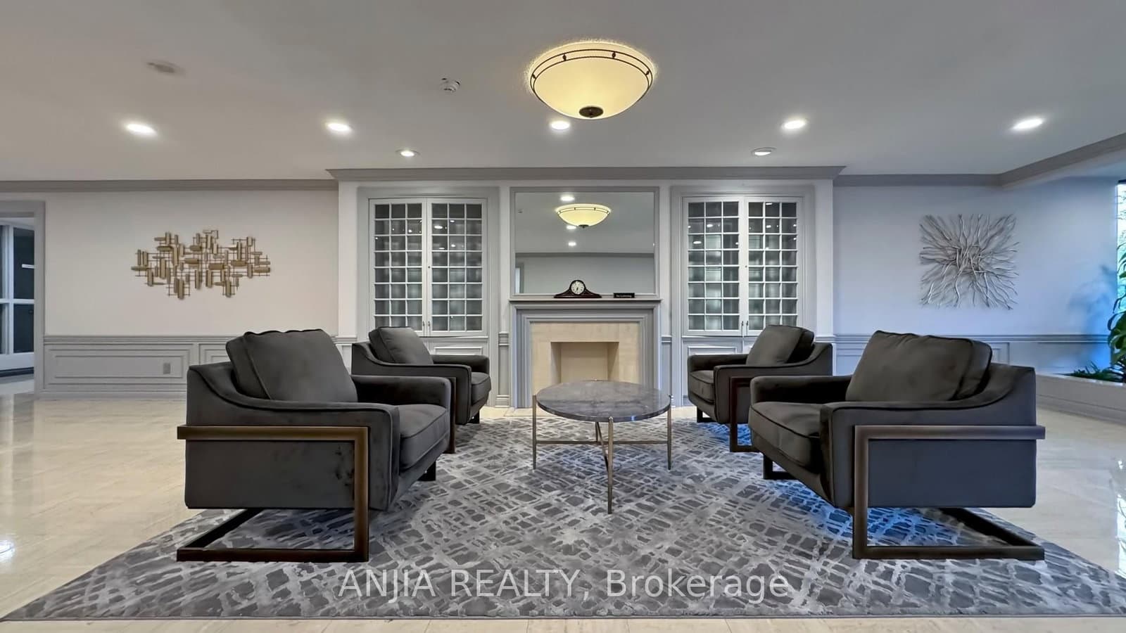 #512 - 225 Bamburgh Circle