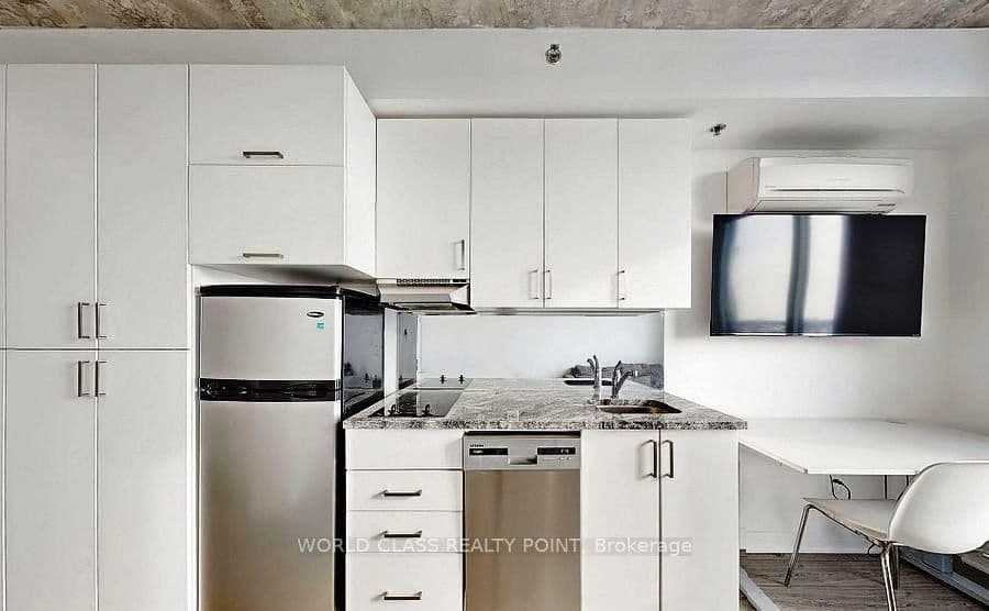 1900 Simcoe Street, Unit 633 thumbnail 6