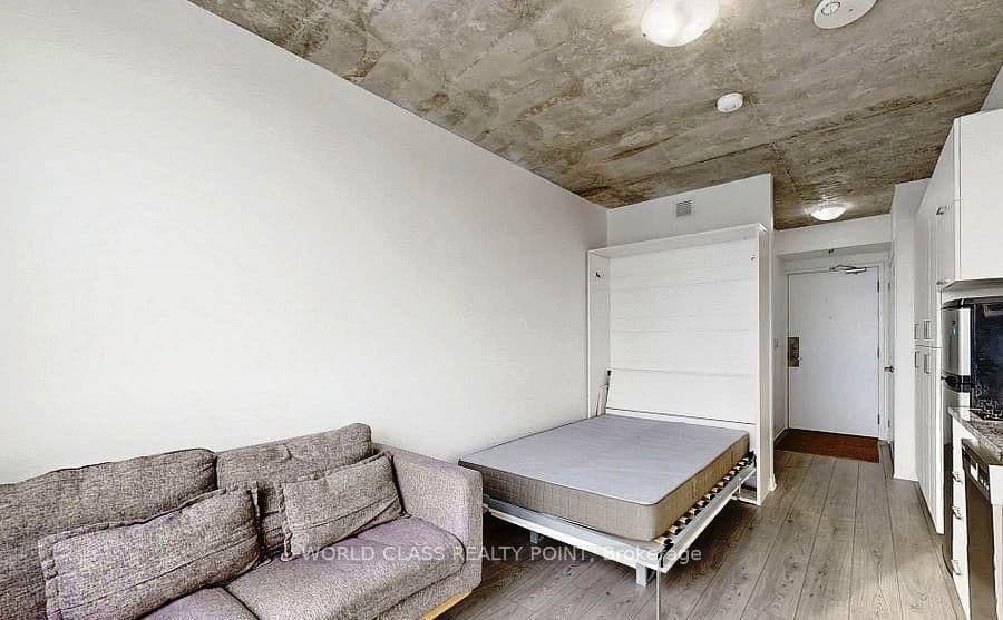1900 Simcoe Street, Unit 633 thumbnail 8