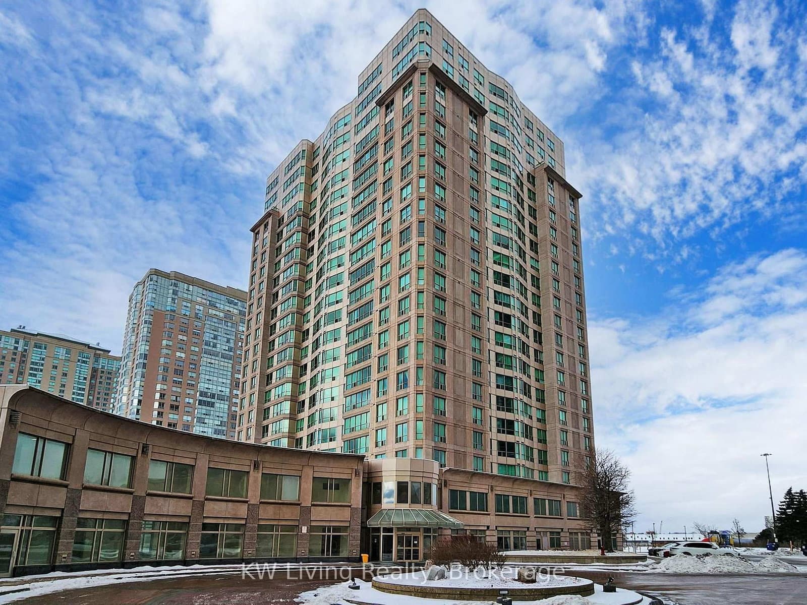 #1007 - 18 Lee Centre Drive