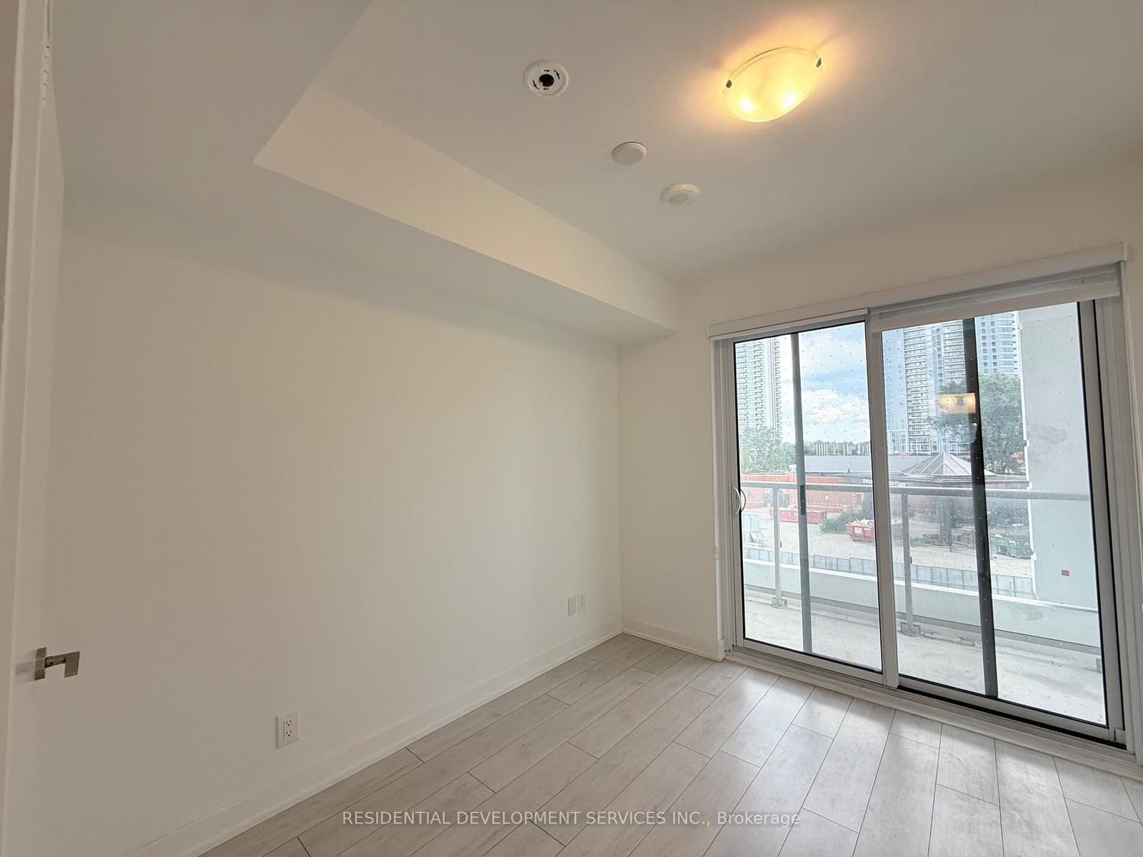2033 Kennedy Road, Unit 321 thumbnail 10