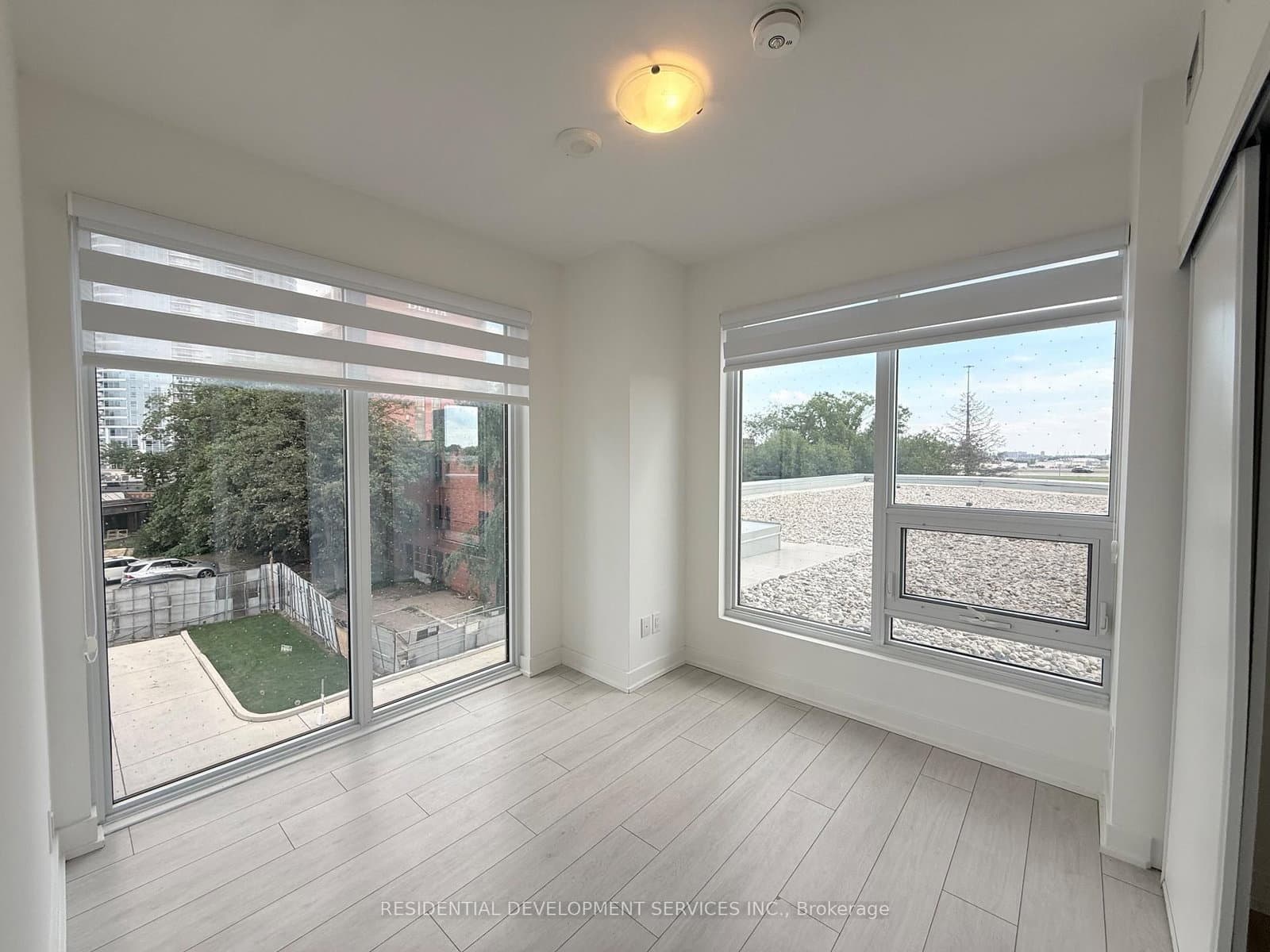 2033 Kennedy Road, Unit 321 thumbnail 12