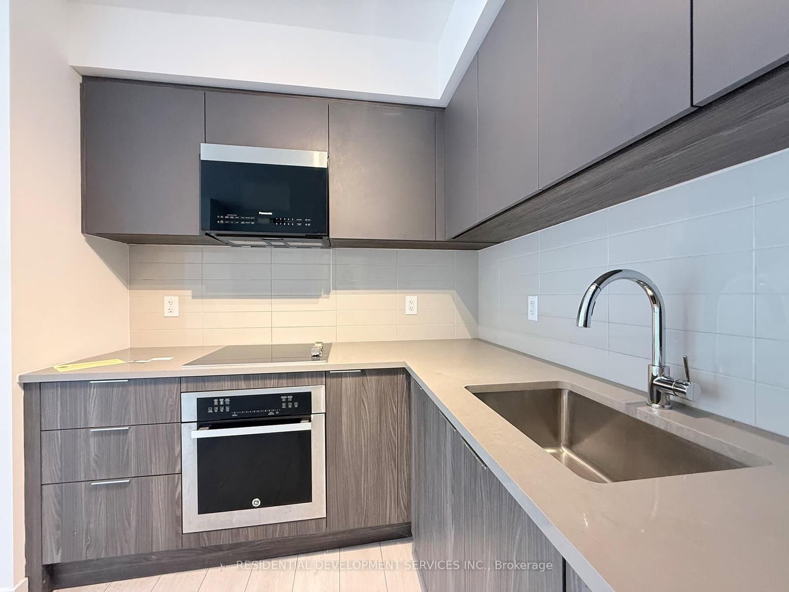 2033 Kennedy Road, Unit 321 thumbnail 9