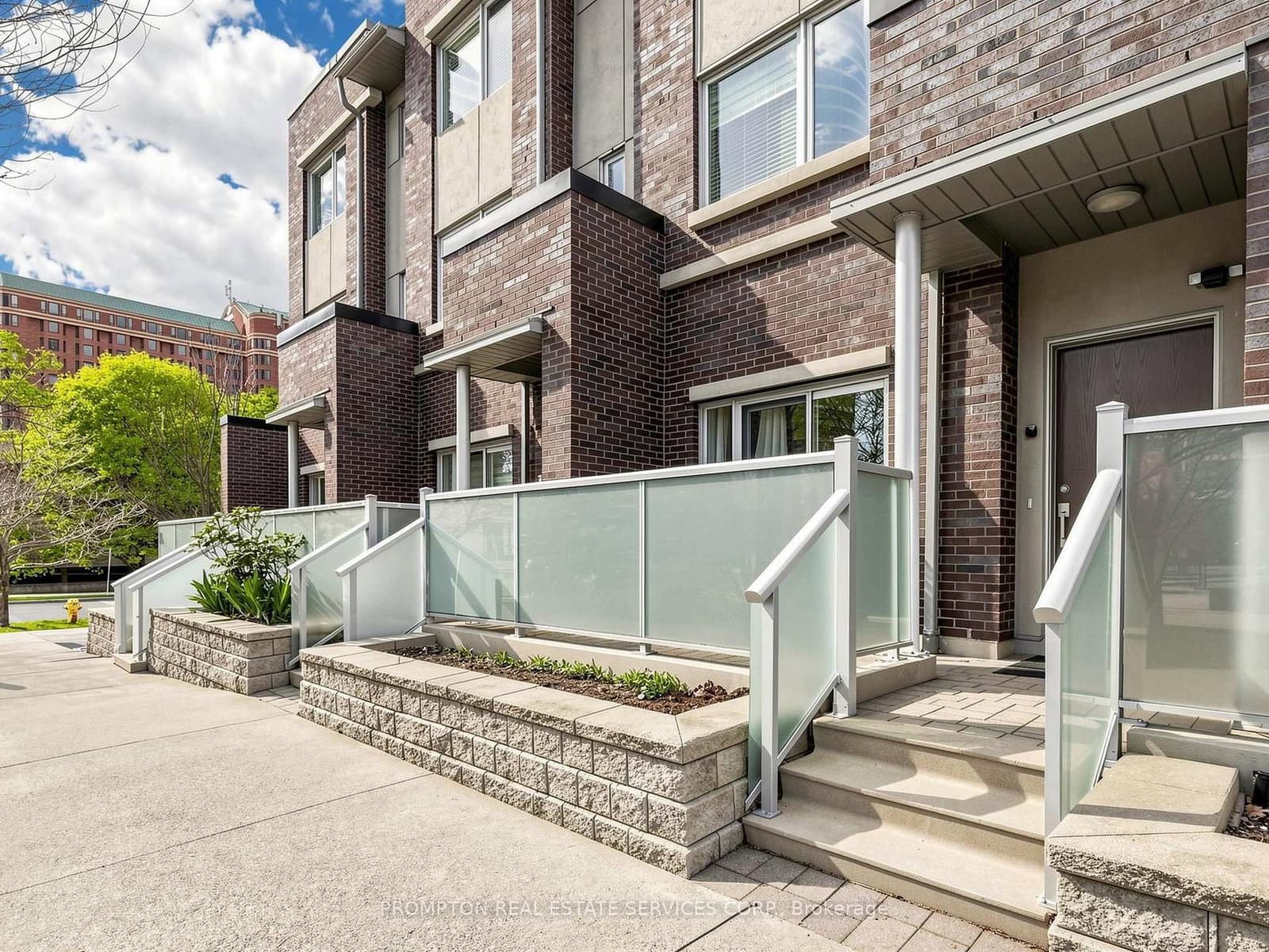 330 Village Green Square, Unit 3 thumbnail 3
