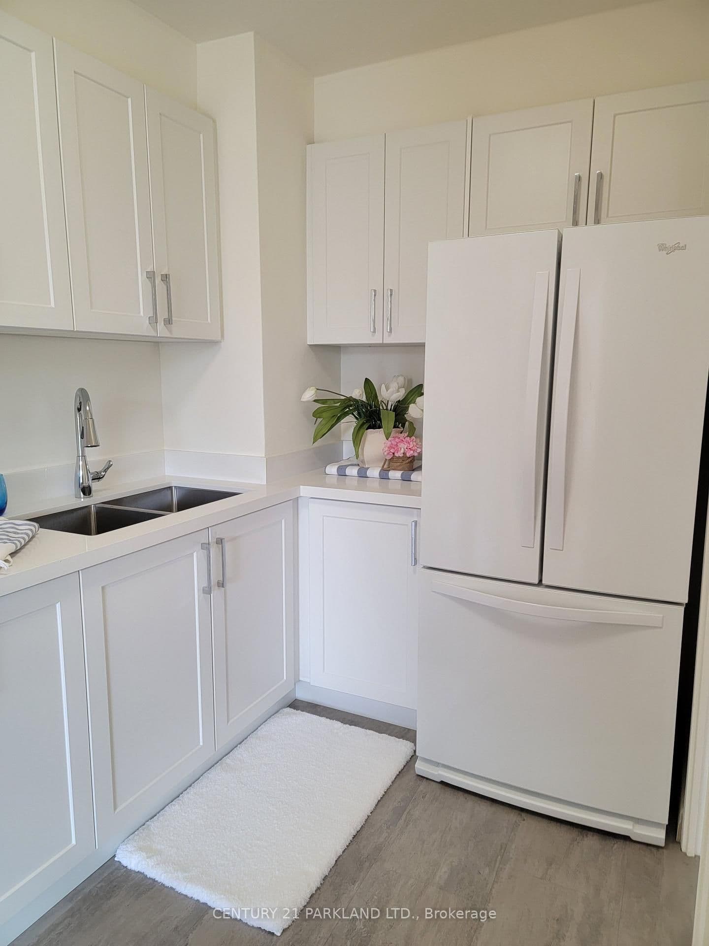 5 Massey Square, Unit #215 thumbnail 7