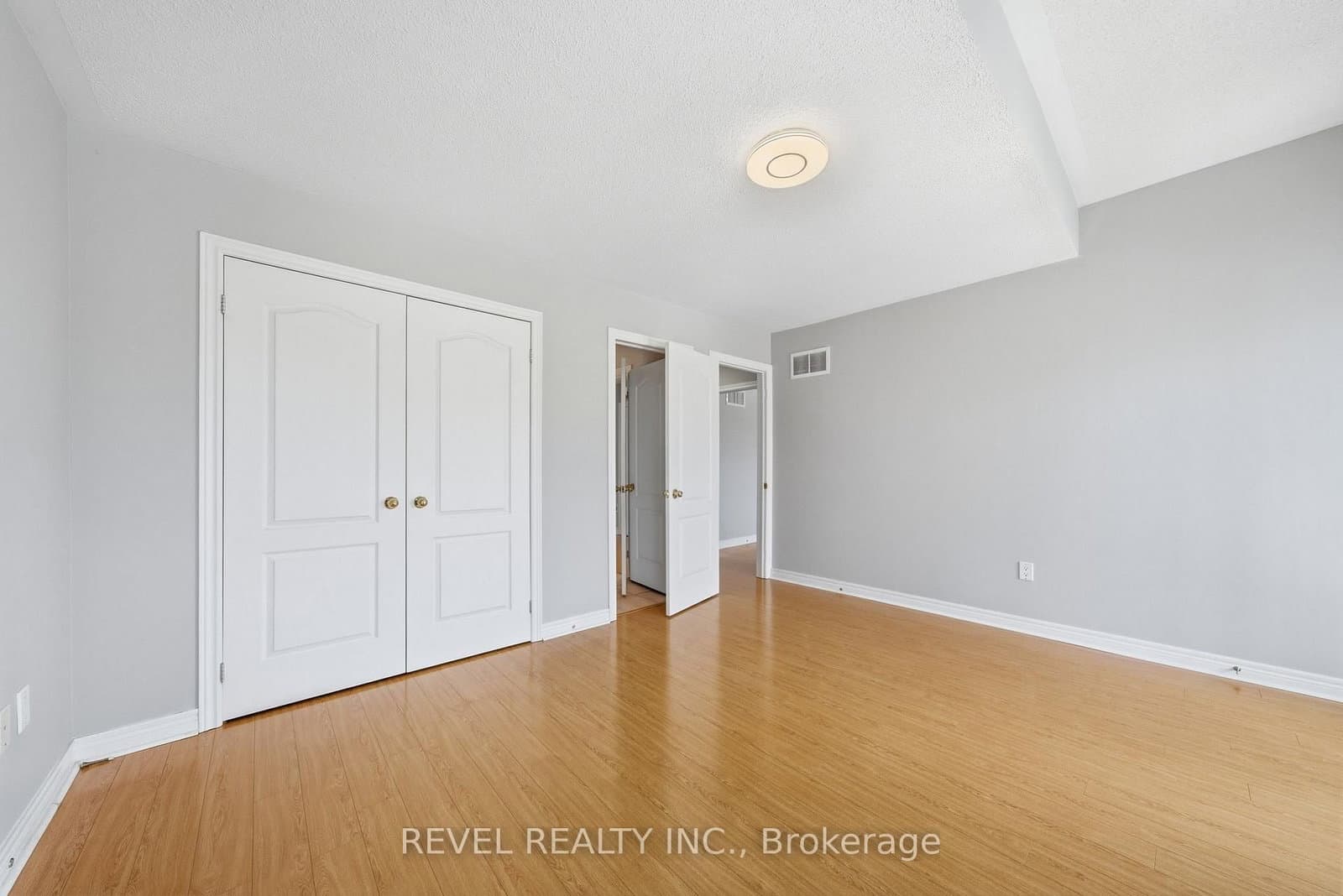 131 Rushworth Drive thumbnail 34