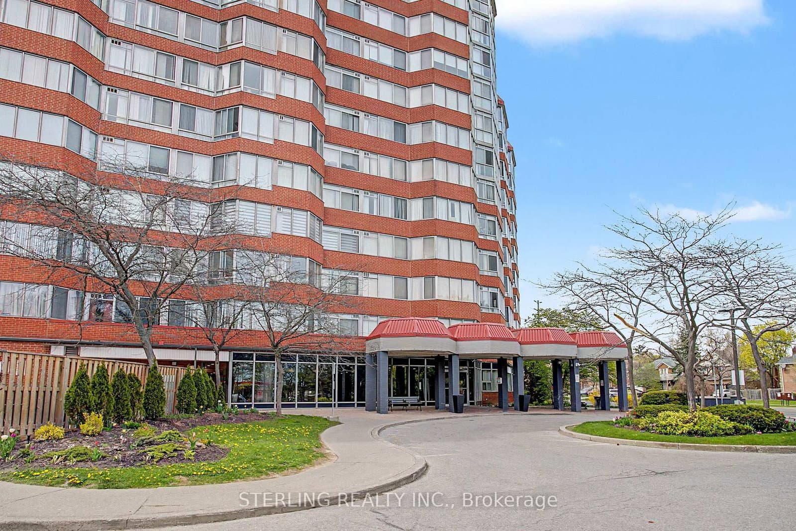 #821 - 11753 Sheppard Avenue E