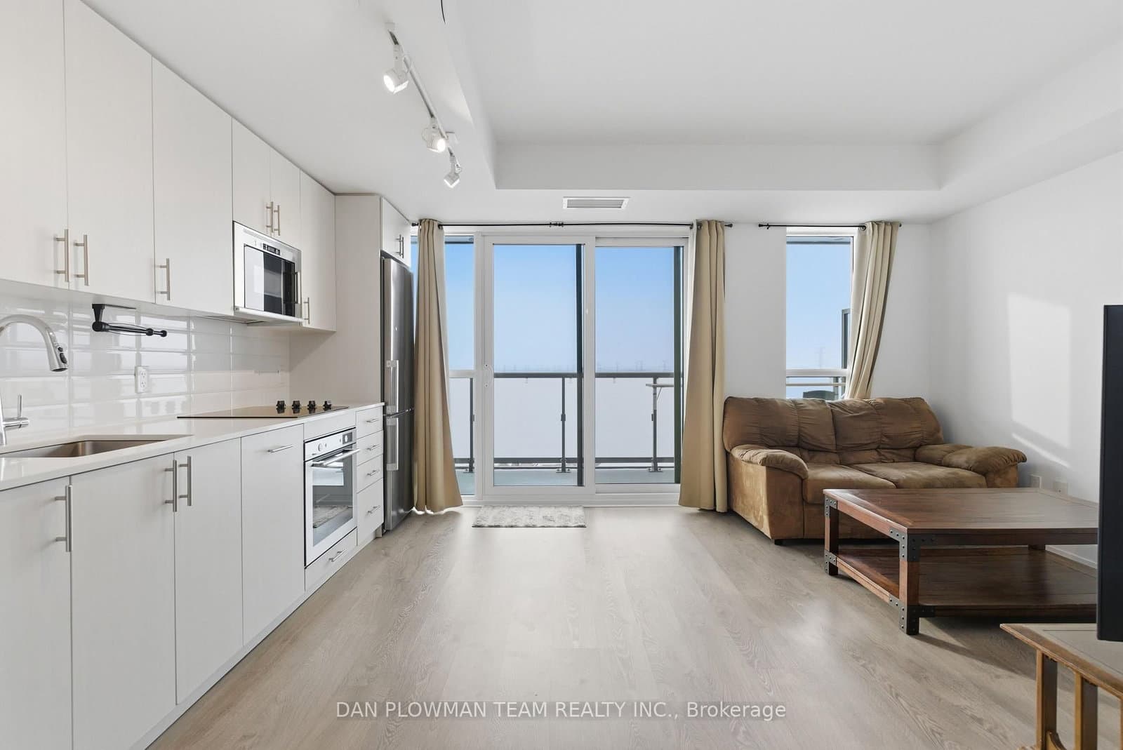 #1121 - 2550 Simcoe Street N
