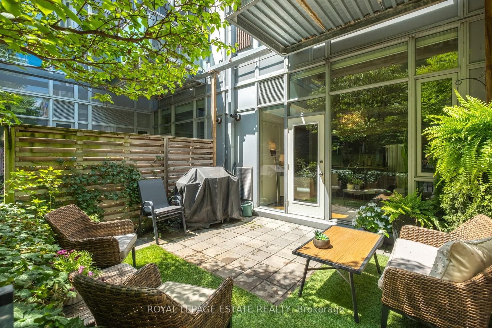 #142 - 201 Carlaw Avenue