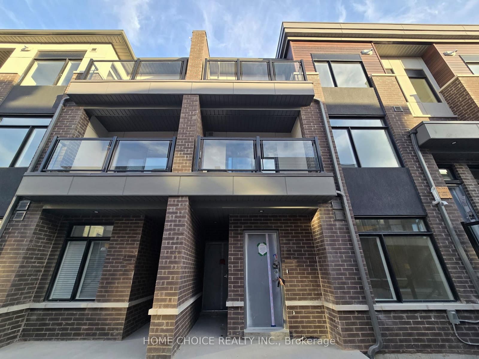 1695 Dersan Street, Unit 1006