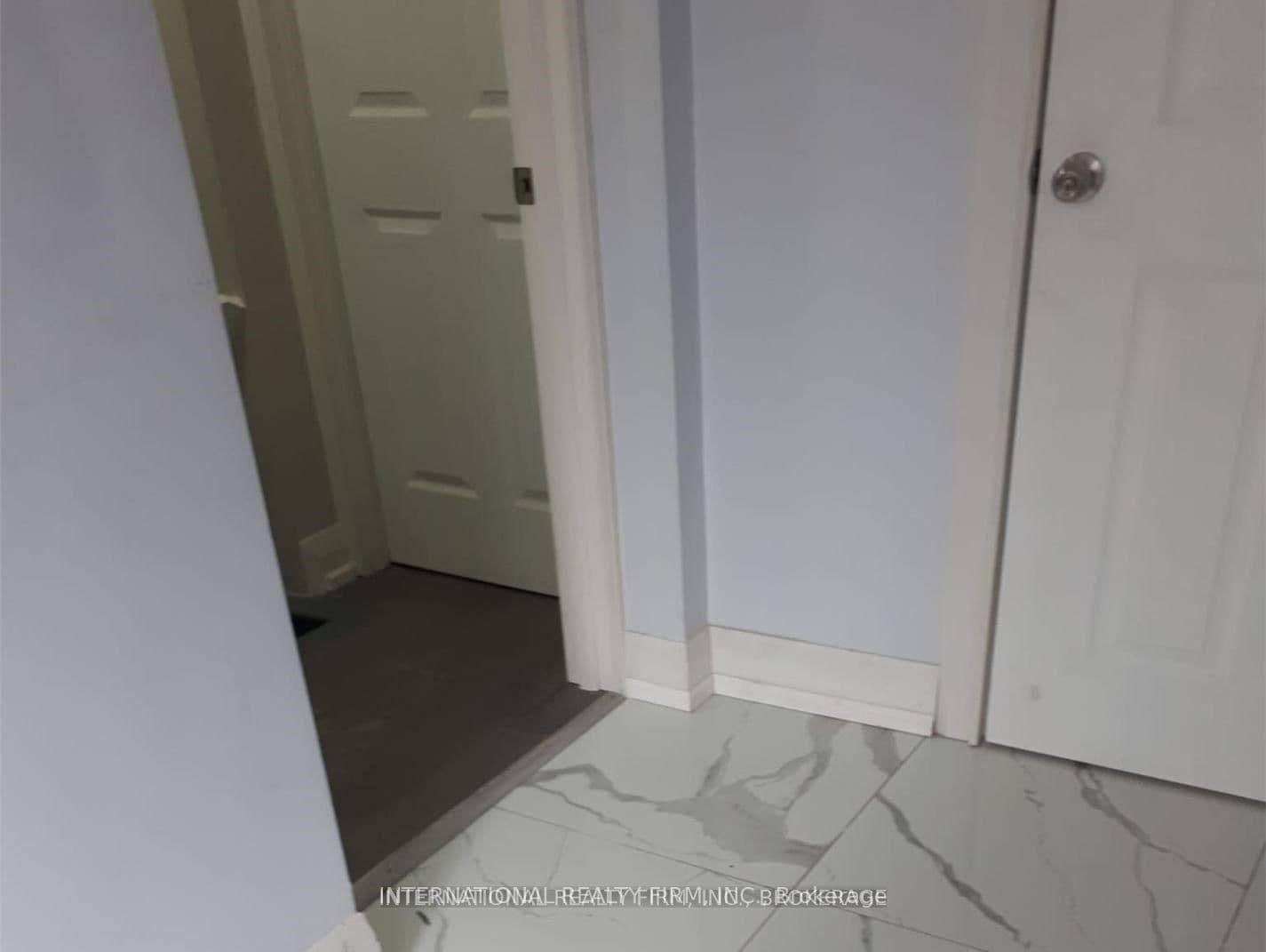 116 Red River Crescent, Unit Lower thumbnail 3