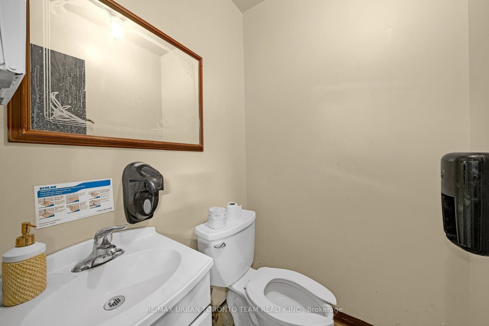162 Danforth Avenue thumbnail 29