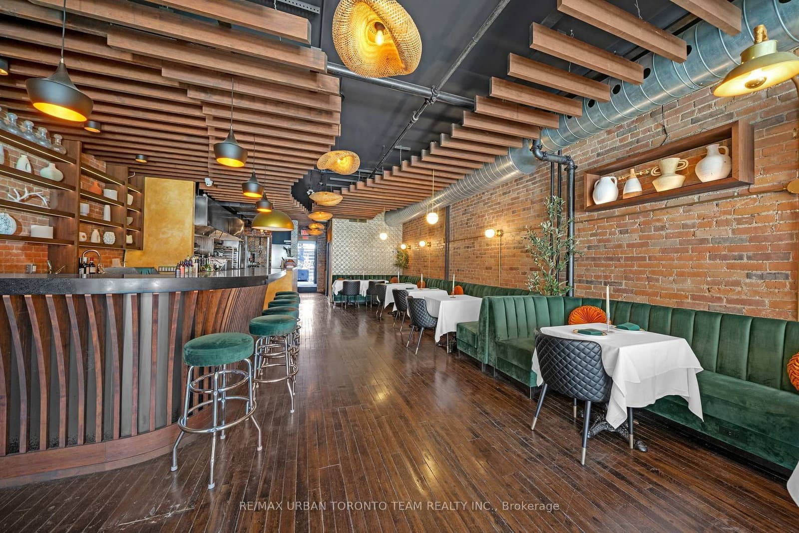 162 Danforth Avenue thumbnail 4