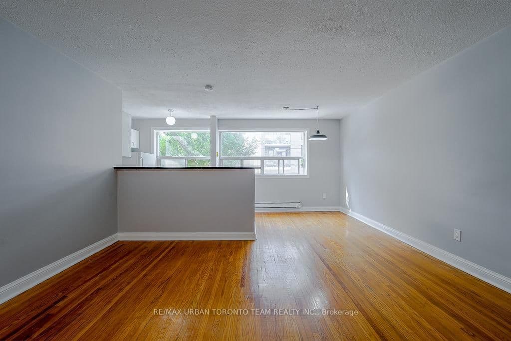 1346 Queen Street E, Unit 1 thumbnail 7