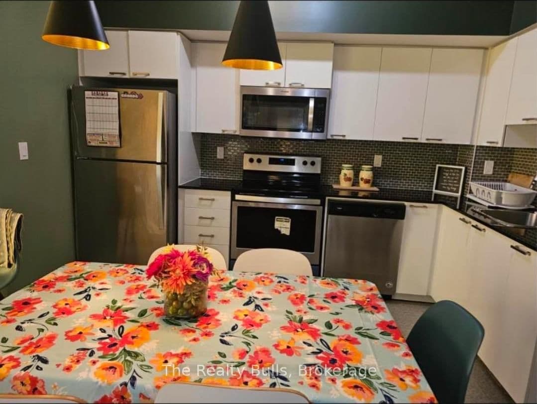 2150 Lawrence Avenue E, Unit 103 thumbnail 4