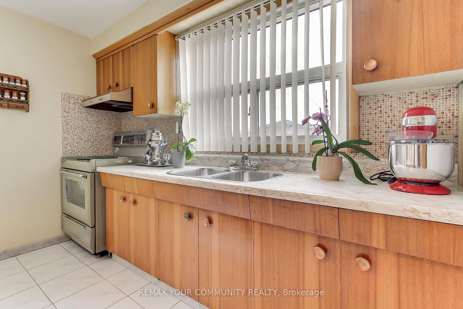 48 North Woodrow Boulevard thumbnail 13
