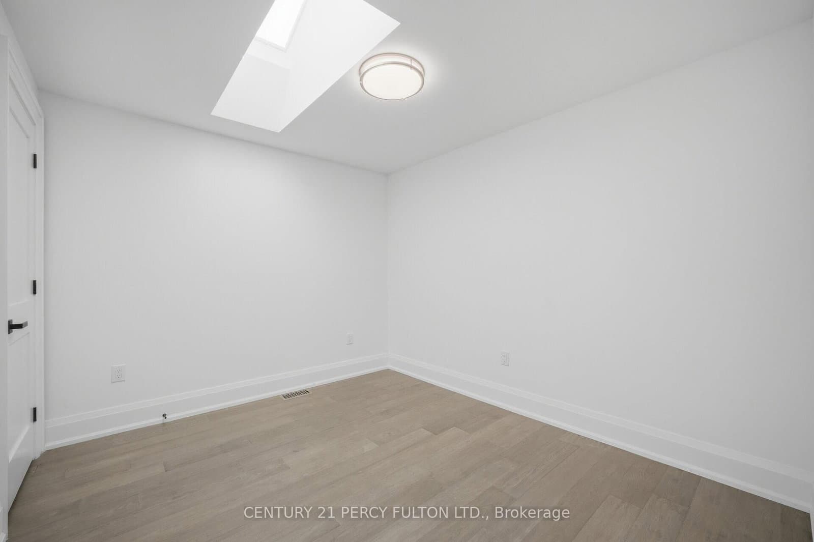 195 Danforth Road thumbnail 28