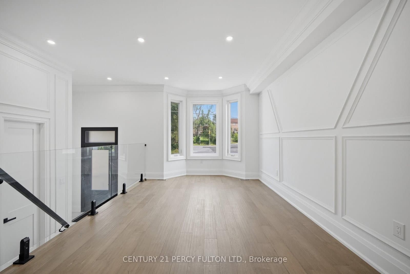 195 Danforth Road thumbnail 3