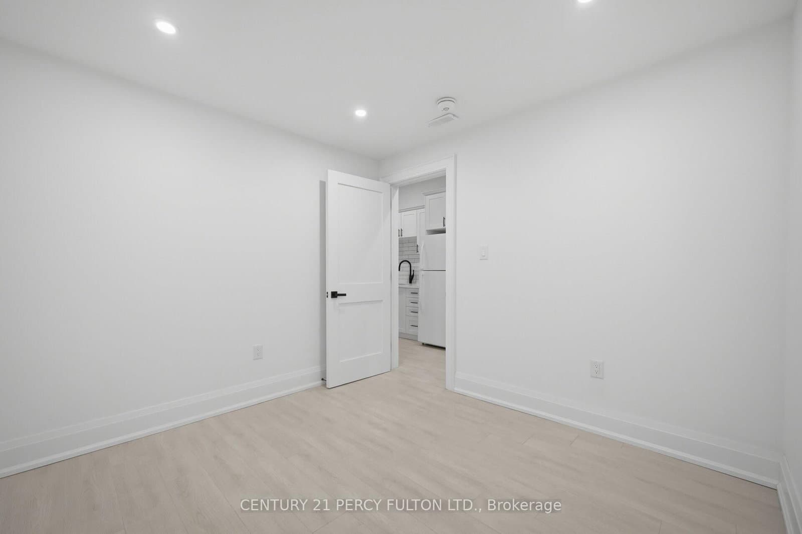 195 Danforth Road thumbnail 41
