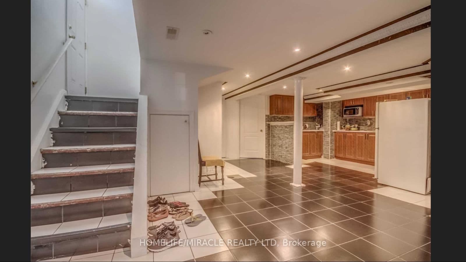 697 Brimorton Drive thumbnail 2
