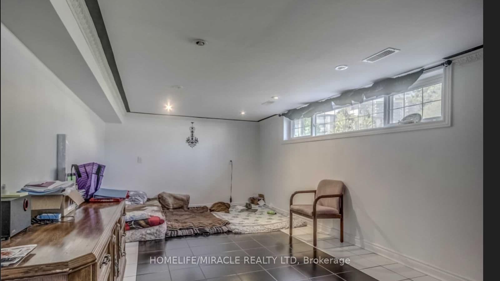 697 Brimorton Drive thumbnail 4