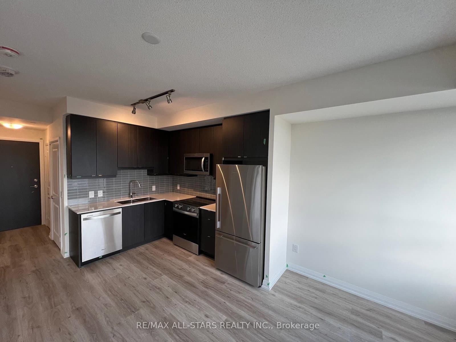 3270 Sheppard Avenue E, Unit 1430 thumbnail 4