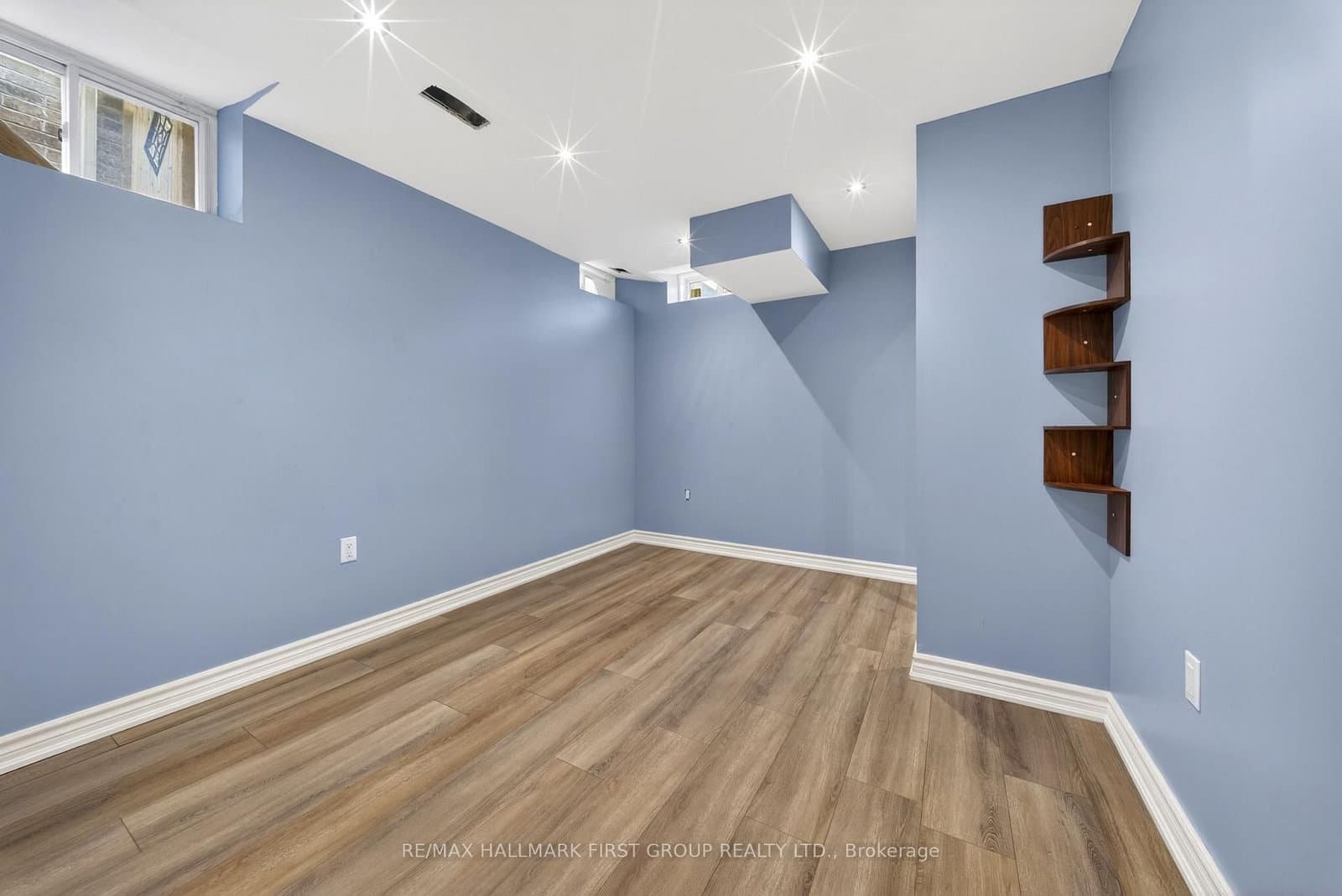 121 Blackwell Crescent thumbnail 35