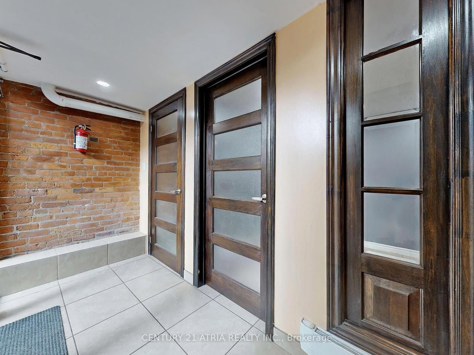 2828 Danforth Avenue, Unit Lower thumbnail 7