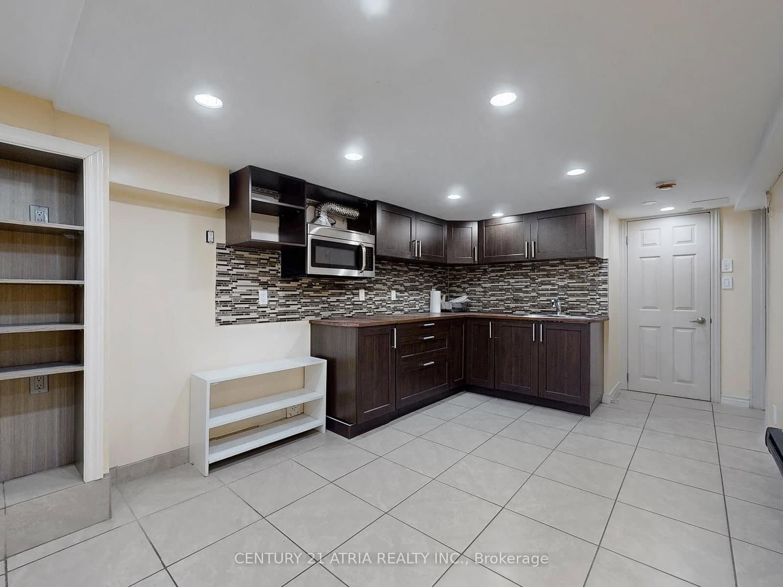 2828 Danforth Avenue, Unit Lower thumbnail 8
