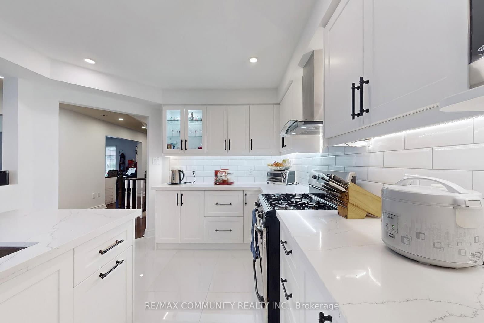 71 Hibbard Drive thumbnail 18