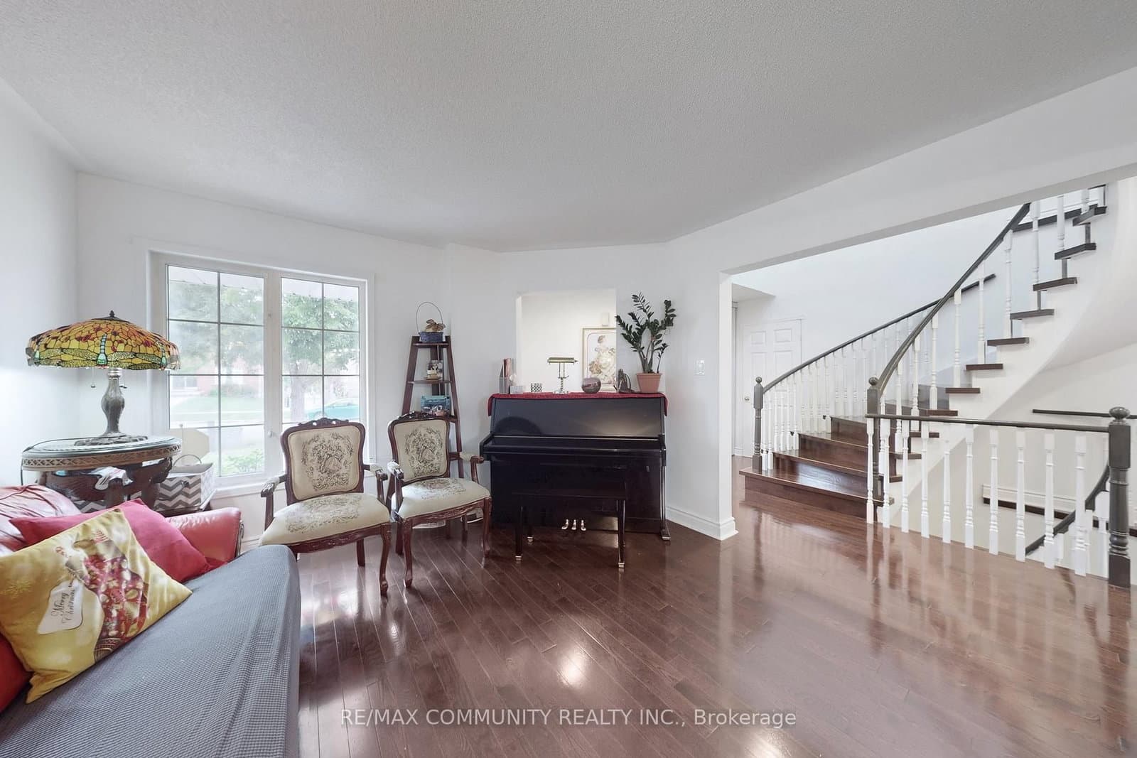 71 Hibbard Drive thumbnail 5