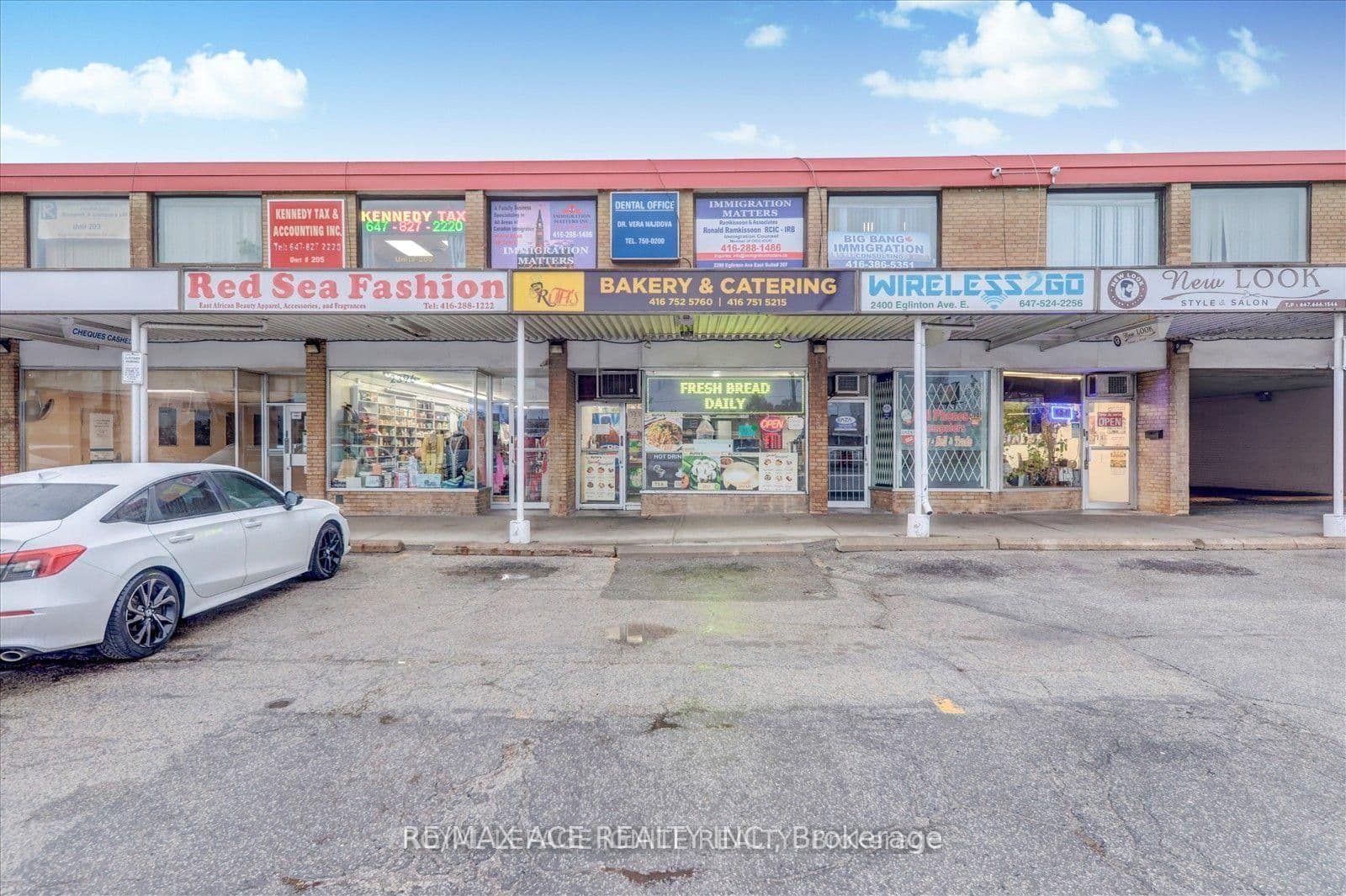 2398 Eglinton Avenue E thumbnail 2