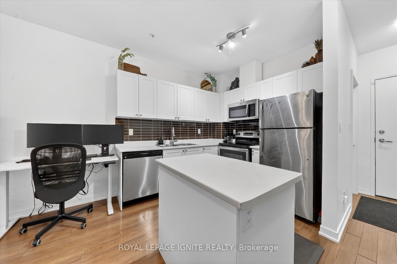 3560 St Clair Avenue E, Unit 116 thumbnail 11