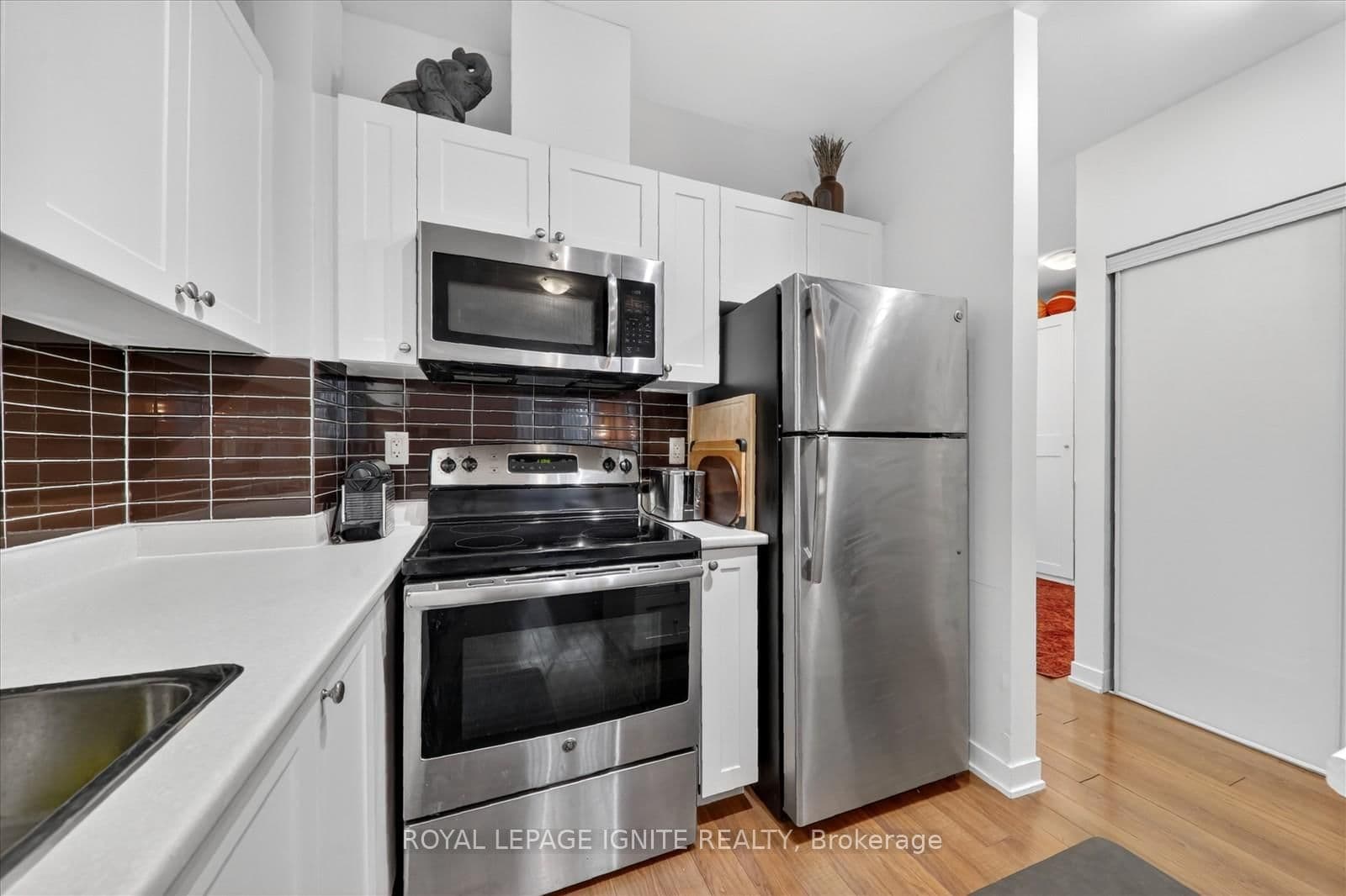 3560 St Clair Avenue E, Unit 116 thumbnail 14