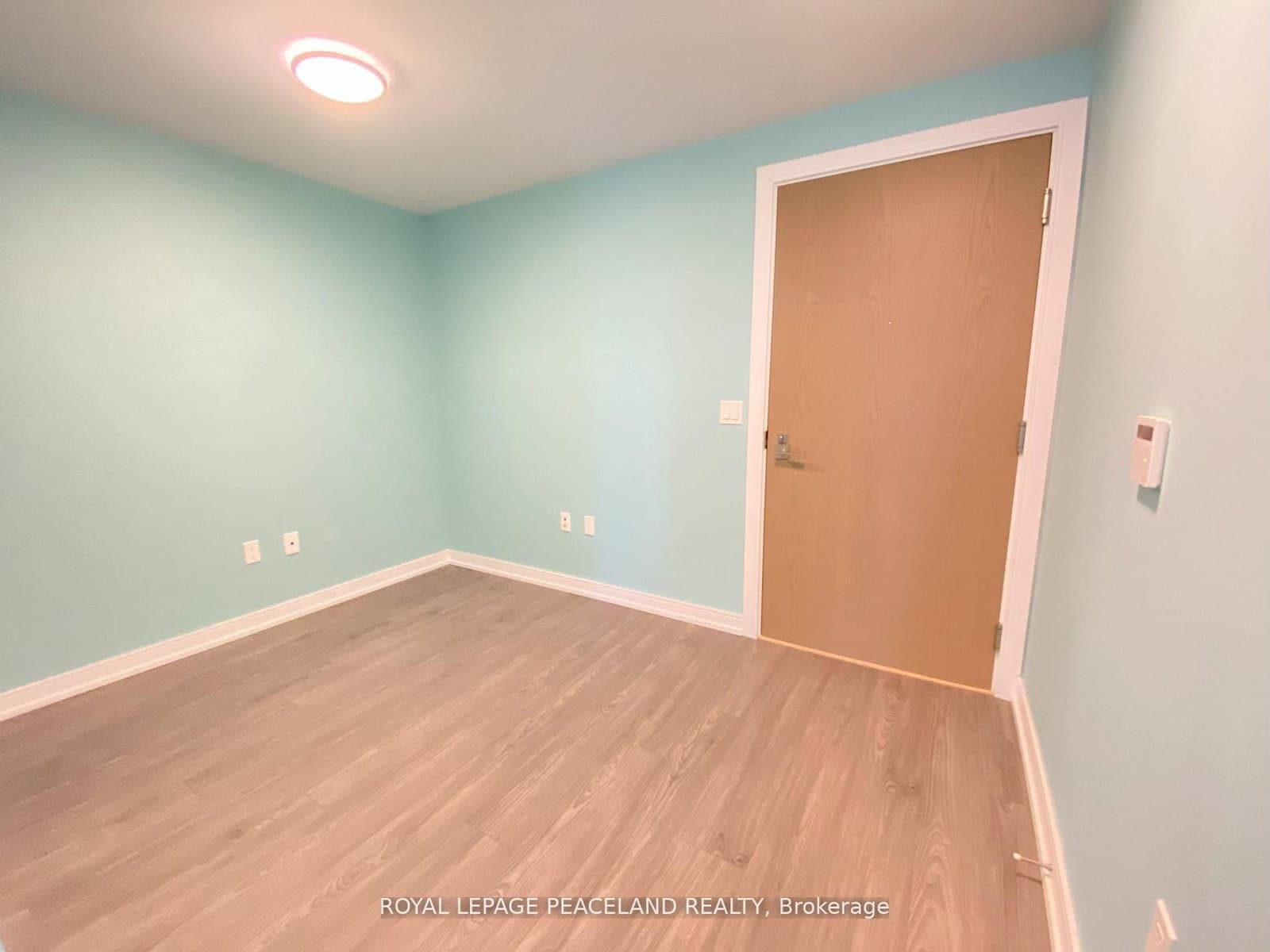 225 Village Green Square, Unit 410 thumbnail 7