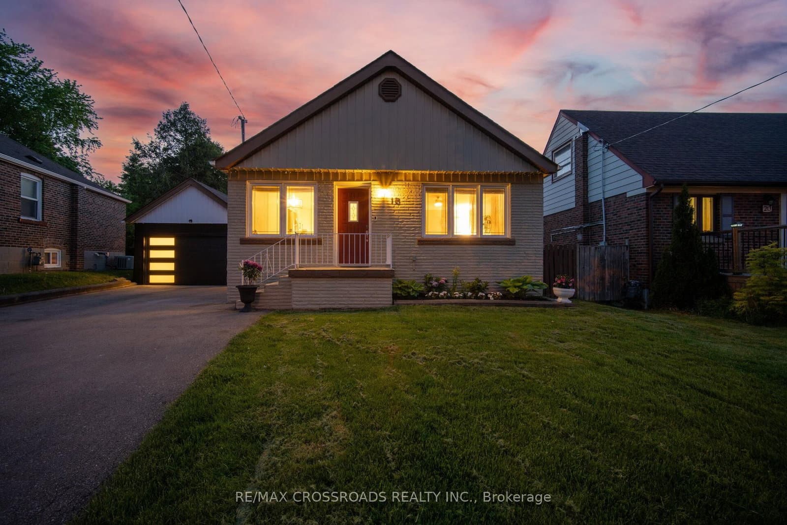18 Adanac Drive thumbnail 4