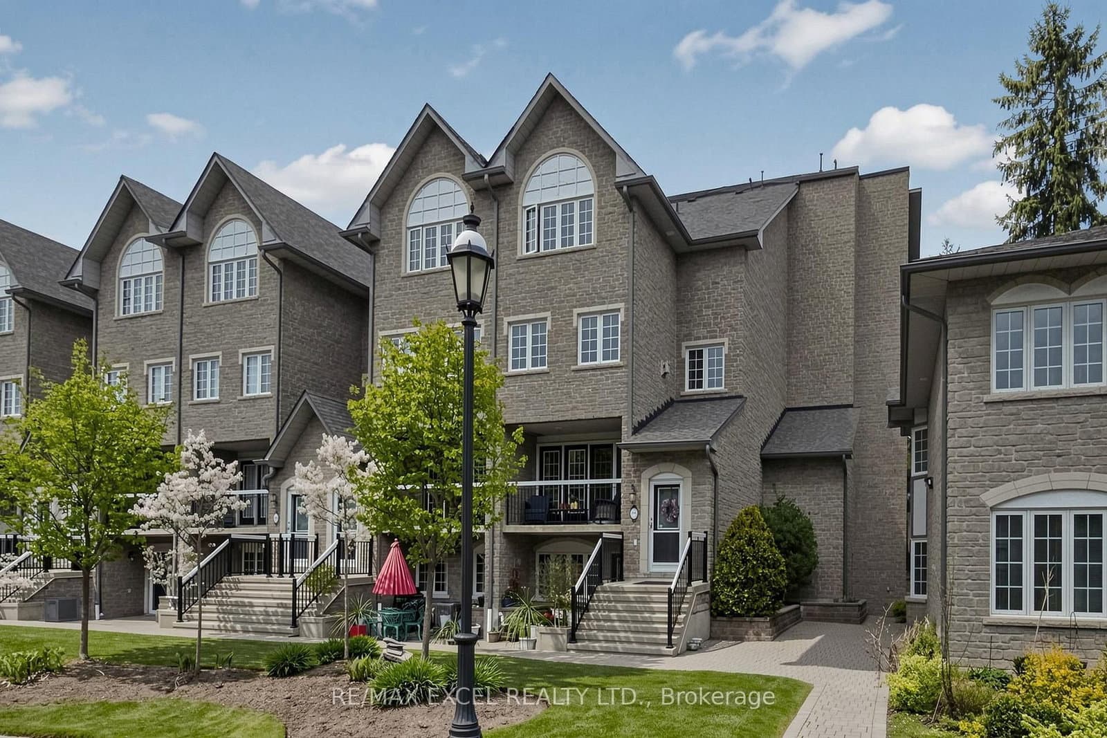 1995 Royal Road, Unit 206 thumbnail 2